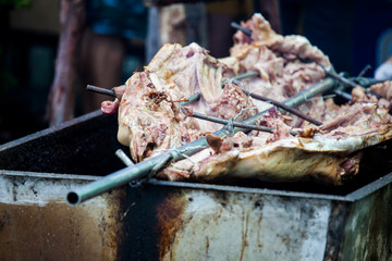Barbecued suckling pig