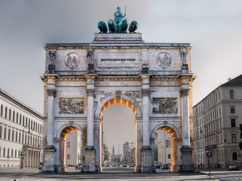 Siegestor in M&uuml;nchen an der Leopoldstra&szlig;e  Hochaufl&ouml;send