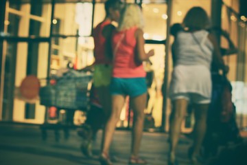Fototapeta na wymiar Blurred of shopping mall at night