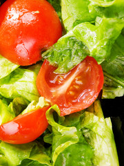 Tomato and lettuce salad