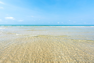 Fototapeta na wymiar Beautiful shallow beach at Koh Chang island ,Thailand