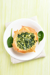 Vegetable pie with spinach