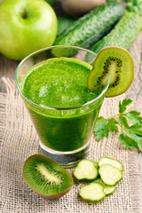 Smoothie with kiwi, cucumber, apple