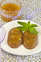 Galletas con mermelada de pera y naranja