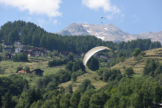 paracadutismo parapendio volare montagna