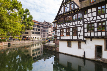Fototapeta na wymiar Strasbourg Old Town by the River