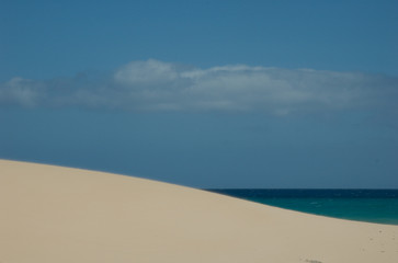 Fuerteventura spiaggia e cielo