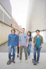 Obraz premium Group of young multiethnic friends having fun