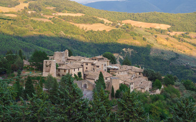 Piccolo villaggio tra i pini