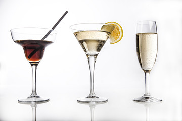 Bicchieri da cocktails, coppa martini e prosecco