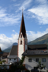 Fototapeta na wymiar Kirche in Umhausen