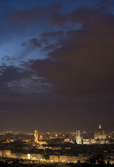 Fototapeta na wymiar Firenze di sera