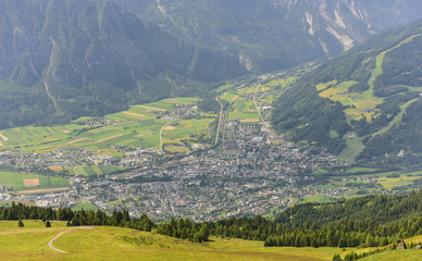 Luftaufnahme von Lienz - Stadt in Osttirol in den Lienzer Dolomiten