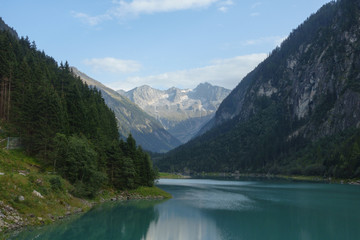 Naklejka na ściany i meble Bergsee in den österreichischen Alpen