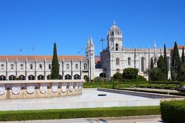Fototapeta na wymiar Jeronimo monastery in Lisbon