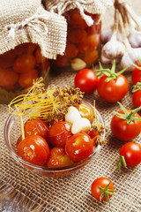 Canning tomatoes