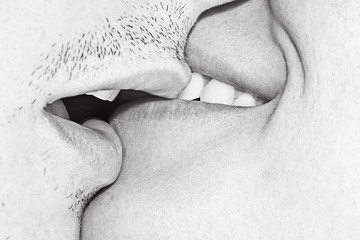 macro kiss, two mouth