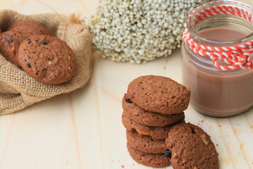Chocolate chip cookies and cocoa drinks