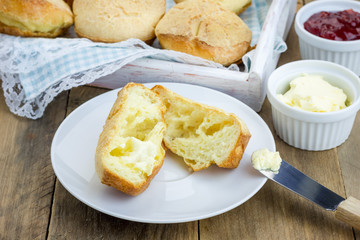 Homemade crunchy buttery popovers