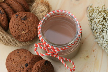 Chocolate chip cookies and cocoa drinks