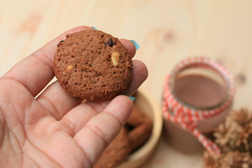 Chocolate chip cookies and cocoa drinks