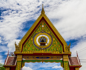 Naklejka premium Thailand temple arch and the beautiful sky.