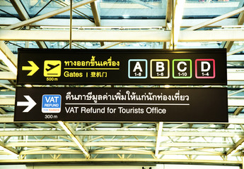 Airport signage in Thai