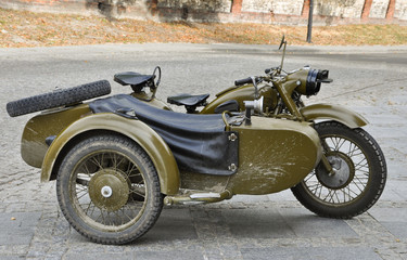 zabytkowy motocykl © amadeusz