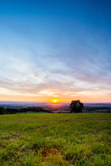 Fototapeta premium Sonnenuntergang in der Rhön