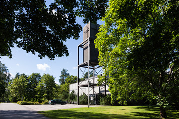 Kouvolan keskuskirkko, Finnish Church in the trees