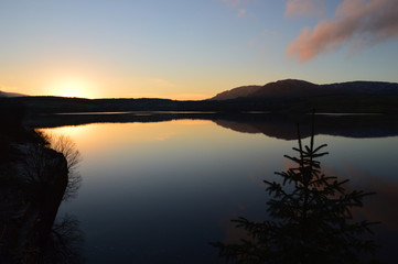Fototapeta na wymiar Clattingshaws Loch