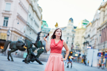 Obraz premium Beautiful young tourist in Vienna