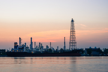 Naklejka premium Oil refinery