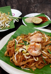 Thai noodle or padthai with shrimp garnish,vegetable lemon sugar