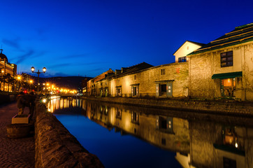 Otaru Canal was a central part of the city's busy port in the first half of the 20th century.Now ,the warehouses were transformed into museums, shops and restaurants.