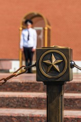 Honor guard at the Tomb of the Unknown Soldier in Moscow, Russia - obrazy, fototapety, plakaty