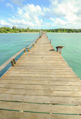 Obraz premium Wooden pier on summer season - Wooden pier in Kho mak, Thailand