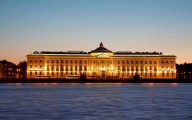 Fototapeta na wymiar Night view of St Petersburg. Building of Academy of Arts.