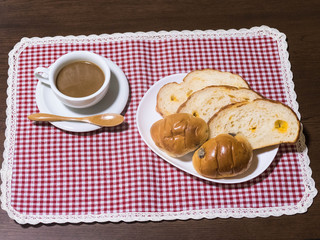コーヒーとパン