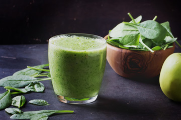 Green Smoothie preparation