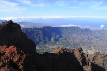 Fototapeta na wymiar vue du sommet du piton des neiges, la Réunion