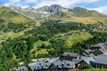 Fototapeta na wymiar paysage montagne chalets