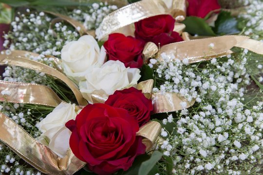 Blumen - Rosengesteck für festliche Anlässe Stock Photo | Adobe Stock