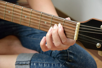 girl strum guitar example chords
