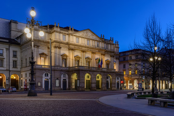 Fototapeta na wymiar Milano Teatro alla Scala