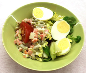 macédoine de légumes et oeuf mimosa