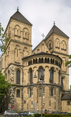 Fototapeta na wymiar St. Kunibert's Church, Cologne, Germany
