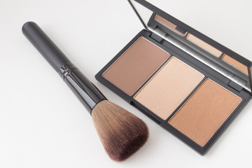 triple brown tone of face shadow,face highlighter,contouring and blush palette