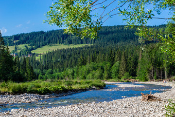 Dolina górska © Fabio