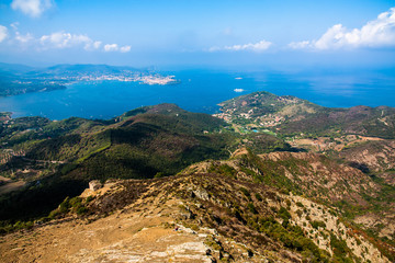 Fototapeta na wymiar Traumhafter Ausblick von der Festung Volterraio, Elba